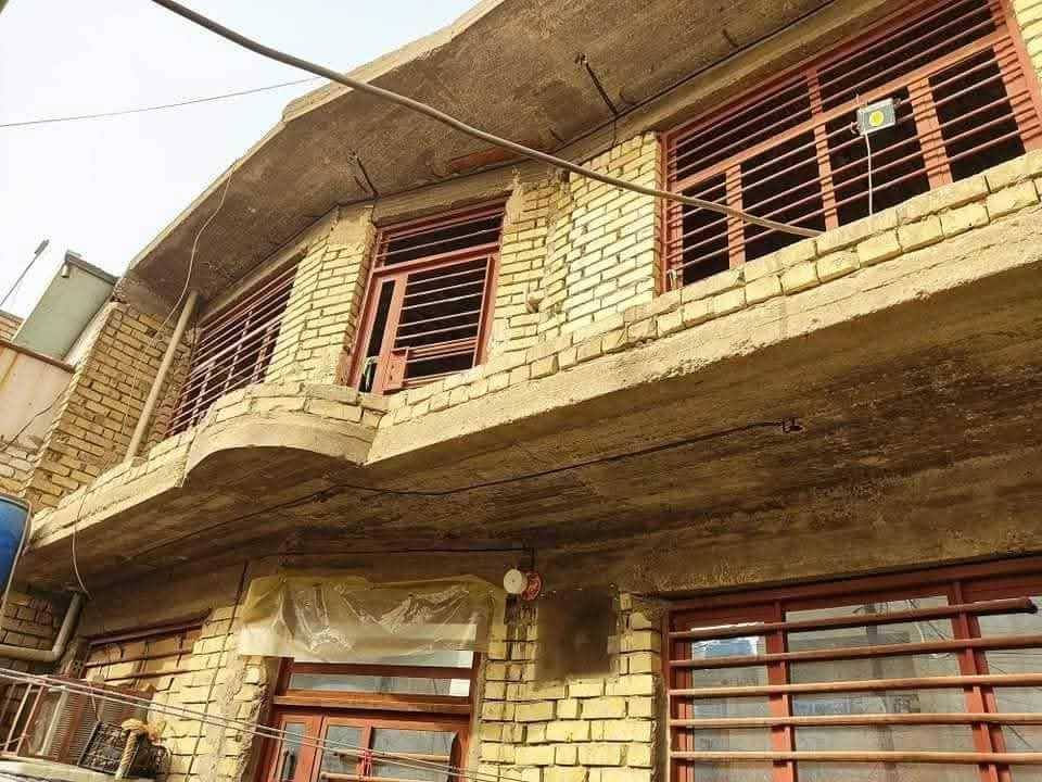 للبيع بيت 100م مربعه طابو زراعي سند 25  طابقين يحتوي على  اربع غرف واستقبال وحولي ومنور صحيات  2 داخلي وخارجي مطبخ  مع بيتونه ومخزن  الطابق الارضي سيراميك  العنوان الدوره ابو دشير   مستوصف الشهداء شارع اسواق السيد     سعر مناسب  السعر  80. قفل


**إذا كنت صاحب هذا الإعلان وتريد حذفه لأي سبب، رجاءا أرسل رسالة إلى الدعم الفني**