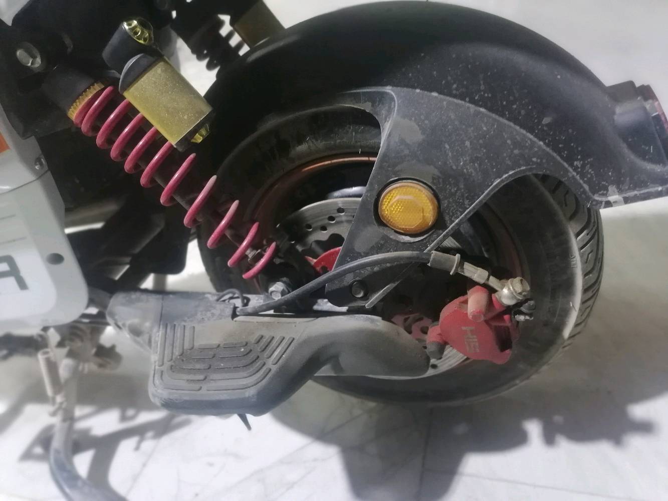 
دراجة شحن X900 خمس بطاريات مفولة

موديل 2025 ✅
كلشي بيها شغال

بطارية فول شرط تنفحص كدامك
دراجة بيها هواي مواصفات 👇

نظام R ✅
اشاير ✅
ضوه عالي وناصي ✅
ضوه الوان ✅
دبلات ✅
دسكات رياضيه ✅
شاشة شغال ✅
حاملة جهاز هديه ✅
سلة هديه ✅
مرايات هدية ✅
 السعر 450 

***********
ارد عل تعليقات همين