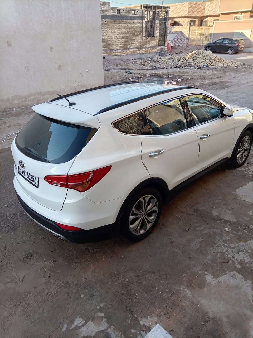 السلام عليكم
 سنتافي 2014 رقم بصره اربعه سلندر خليجي كفاله السياره عدا بارد بالجاملغ الامامي كد شبر السياره باسمنا تحويل مباشر 
سعرها 175 وبيها مجال 
للاستفسار ‭0771 315 1034‬
