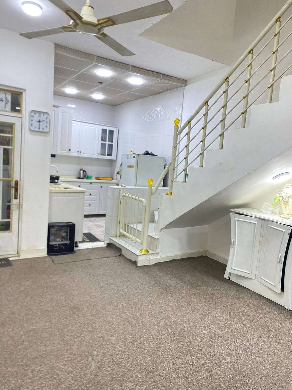 ب
بيت ٥٠ متر ثلاث طوابق 
وبيت مجاور ٥٠ متر طابقين 
بناء حديث 
الموقع الحر قرب جامعة اهل البيت
الاستفسار الاتصال عل الرقم ***********
