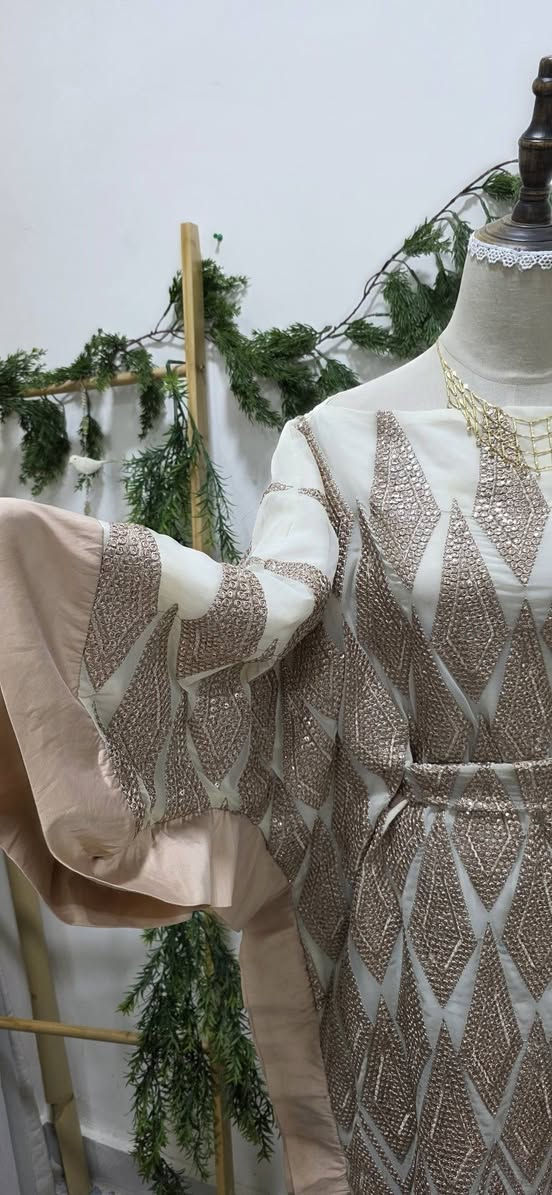 فساتين مخاوير وبشتات وسوتات كلشي متوفر واسعار ١٠ و١٥ و٣٠ اي شي تريدو بلتعليقات اذكرلكم القياس توصيل ٥ الاف بغداد والمحافظات


**إذا كنت صاحب هذا الإعلان وتريد حذفه لأي سبب، رجاءا أرسل رسالة إلى الدعم الفني**