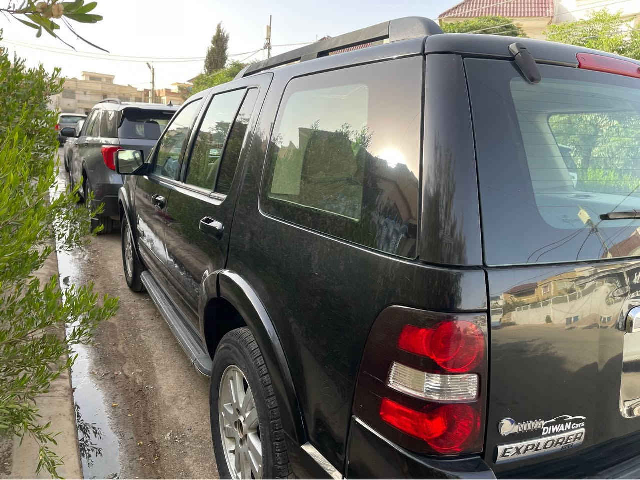 فۆرد ئێکسپلۆرەر مۆدیل ٢٠٠٨ شەریکە نیڤایە دوو پارچەی  ناو دەگای سەکن بەس بەخە هەیە  سێ ریز کوشینە تەبرید مەرکەزیە ژمارە مۆبایل *********** أربيل, العراق
