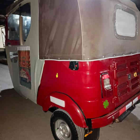 مكاني واسط صويره للبيع 18 رقم كربلاء تحويل شكوت ميعجبك تفاصيل داخل الفديو ميعجيك المنشور اعبر بدون زحمه لن متلكه هيج 18 والله سعرها 5ملاين و750 وبيه مجال بسيط حك جيه الاستفسار خاص او اتصال ***********
