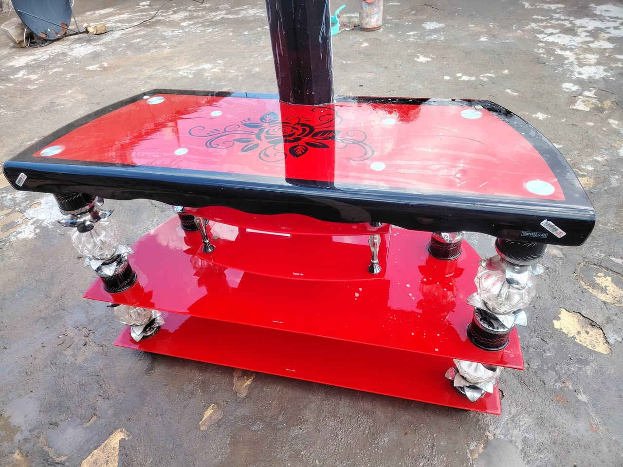 ميز ابلازمه جديد السعر ٣٥ وبي مجال ***********
