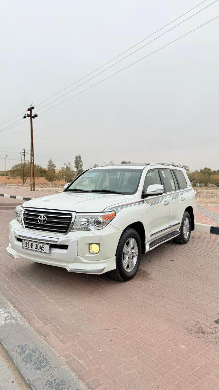 سلام عليكم لاندكروزر 2014 رقم بغداد مشروع وطني تتحول بكل المحافظات سنويه ملصق 2029 
ملاحظه سونار مرفق معه الصور كفاله عامه 
مواصفات بريم فول واحد على واحد بصمه سته سلندر سبعه راكب ثلاثه قطع تبريد كشنات جلد قرميدي حساسات اماميه خلفيه كشنات كهربائي مري شفط فورويل إشاره بل مرايه شاشه كامرا منظومه زنون بلاد يدات نيكل بصمه أبواب وبعد بيها هواي مواصفات معروفه 
كير محرك تبريد تخم تاير حداديه كلها جديده وخير من الله 
ماشيه 96… km حقيقي 
مكان سياره كربلاء المقدسه 
سعر 375… 
رقم الهاتف ***********…
ملاحظه غير متوفر حاليا على الفيس بوك كربلاء, العراق
