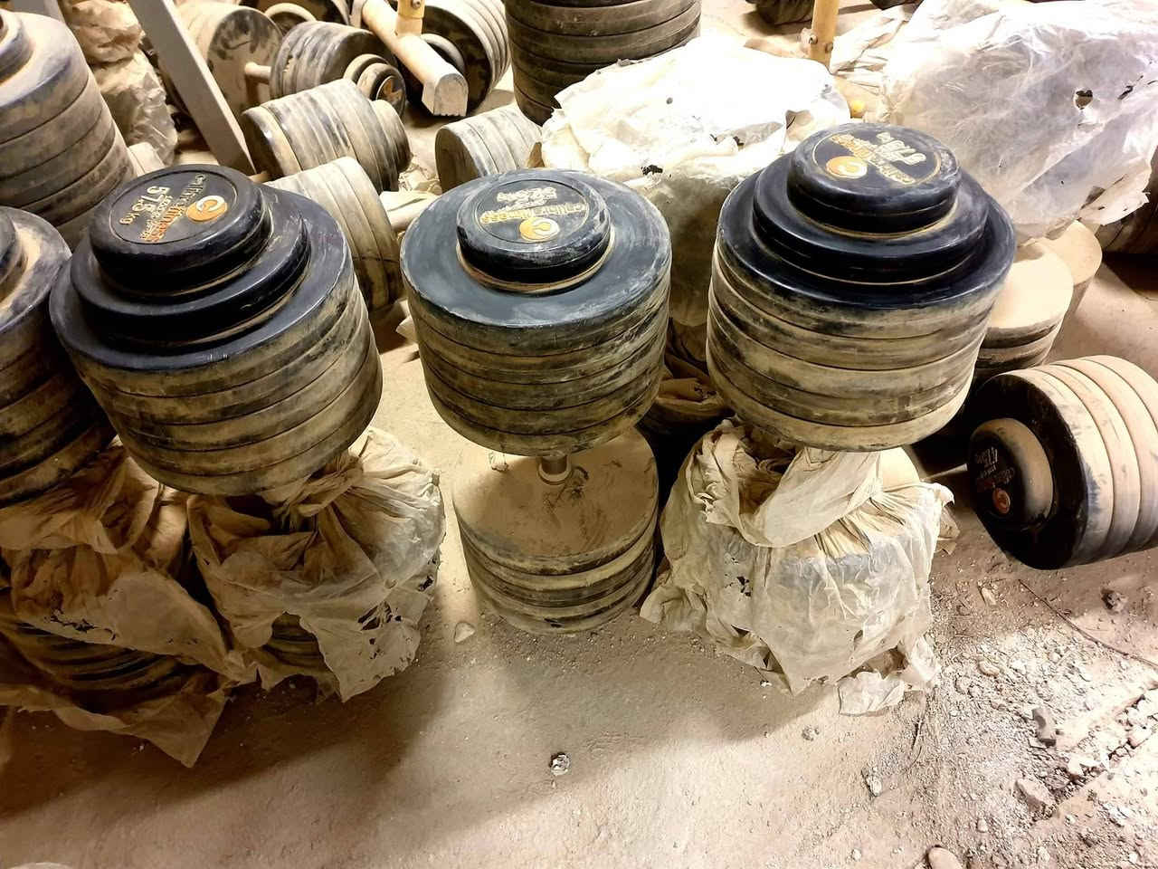 للبيع (سعر الكيلو الف ونص دينار فقط) .. اوزان ثقيله جديده ومستعمله تبداء من ١٧ كيلو الى ٧٠ كيلو نظيفه 100% , متعددة الاحجام والنوعيات , جودة عالية من الاسواق الاسترالية ( درجة اولى )
للبيع في محافظة كربلاء فقط ولا يوجد توصيل ( الاوزان مشكله من ١٧ كيلو الى ٧٠ كيلو ) سعر الكيلو الف ونص 
يرجى الاتصال للشراء او الاستفسار حصرا على التلفون :
9647815808901+ واتس اب
عنوان المخزن كربلاء - الحر_ طريق الجمالية 
اوزان ثقيله جديده ومستعمله تبداء من ١٧ كيلو الى ٧٠ كيلو نظيفه 100% , متعددة الاحجام والنوعيات , جودة عالية من الاسواق الاسترالية ( درجة اولى )

