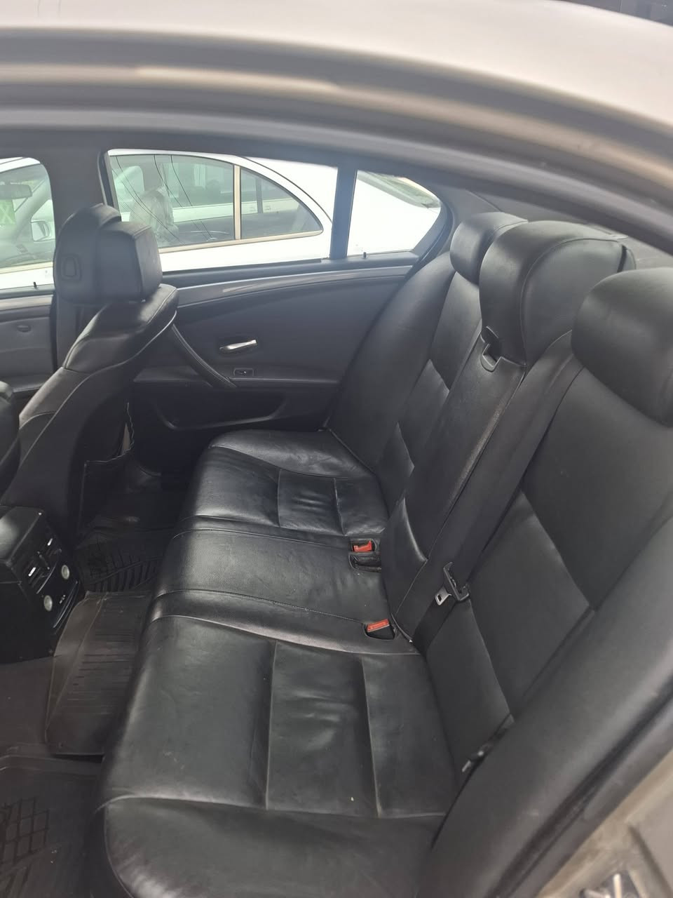 BMW e60
گير توماتيك موديل 2010
فول موسفات
مكفول من حادث و صبغ عام جمالية
محرك30
دواخل جلد
تبريد و تدفئة شغال
صدر جديد
تايرات جدد
كهربائيات علة وضع الشركة
مكان كركوك 
السعر105بي مجال
***********
