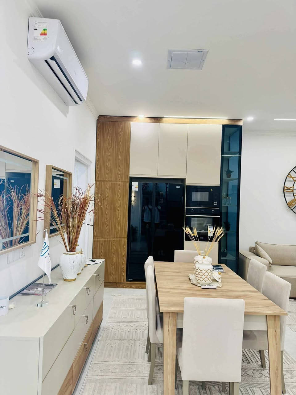 خانو بۆفرۆشتن/پرۆژەی هیواستی 🌷

 بــەنـقـدی  دەفـرۆشــین/بەشێوەی
 نەقد  پـەلـەبکەو لـەدەسـتێ خـــــۆتی دەرمـــاکــە
زۆنـــــی خـاوامان لایــە زۆنـێ سـعری مان لایـە کــریـــــــاران
فول مواسەفات 160مەتر پەلـەبـکەو فەریای کــــــــــــەوە

نرخی زۆر گونجاوە

*********** پـــــــــــاشـــــــــــــا👉
