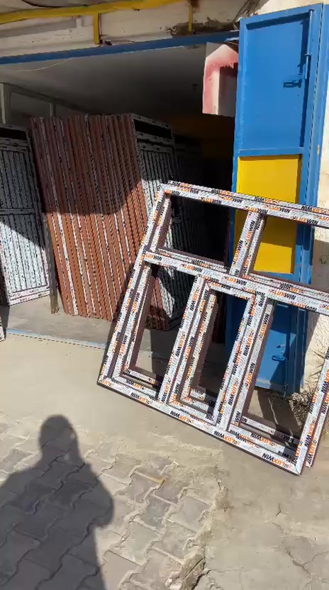 ***********
***********
العنوان تكريت شارع الحولي مال زهور قرب مدرسه نضام مجاور الصيدلية 
ابواب بلاستك جديد الابيض بسعر 60الف والجوزي بسعر 90الف وابواب وشبابيك حديد بسعر مناسب
