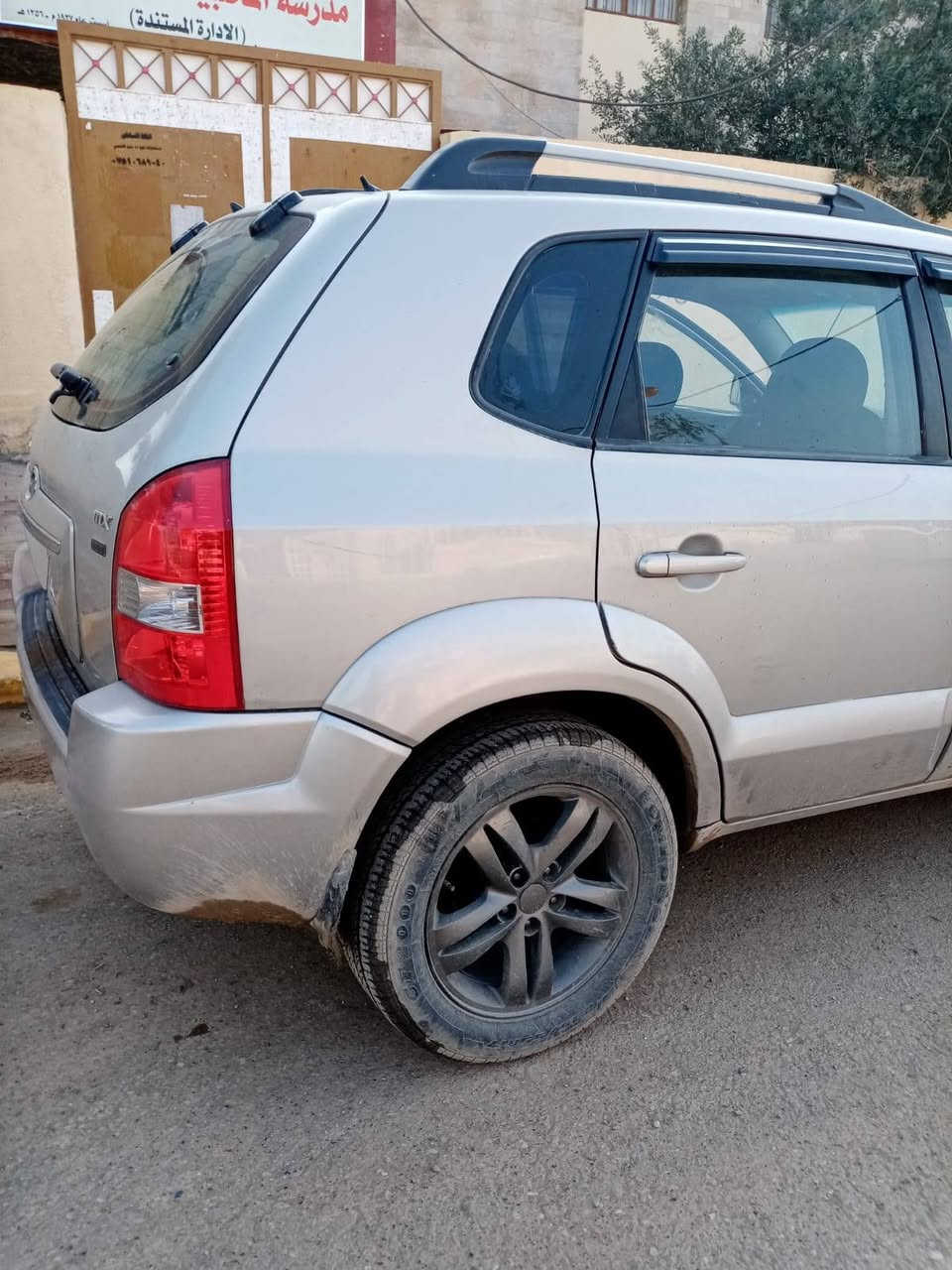 مكلف بالنشر... 
سلام عليكم ورحمة الله 
للبيع سيارة توكسون موديل 2009 اللون سلفر
رقم نينوى الماني سنوية الى غاية 2027 شرط التحويل 
مكفولة من كلشي صبغ بارد وتبديل(بدون حادث) 
مكينة مبدل مال كصة شرط لا صرف ولا نفخ
كير شرط
مواصفاتها فول 
تبريد بصمة 
شاشة ايباد 
كاميرا
فتحة سقف 
تحكم جهتين 
كشنات جلد 
كشنات هيتر
مرايات كهربائيّة
كابون بانزين موجود 
سعر السيارة 130 بي مجال للطيبين 
اي استفسار ثاني رقم موبايل صاحبها 
اسيا ***********
كورك ***********
