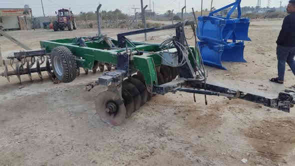 دسك بلير حجم 24 موديل 19 مستخدم لحيم فقط بالعربانه مال تايرات عنوان واسط -قضاء العزيزيه 
***********
