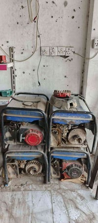 مولدات للبيع عدد ٤ سعر ٢٥٠ الف قفل بدون معامله بيهن اعطال بسيط ٠٧٧١٥٧٣...