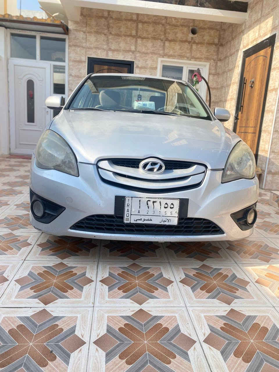 سلام عليكم للبيع اكسنت فيرنا موديل ٢٠١٠ سياره ضربته چاملغ خلفي العكس السايق وصابغين ويا الباب سياره خير من الله عارضه (85)ورقه وبيها مجال مكاني برمادي ال٧كيلو /***********
