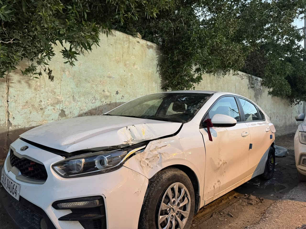 رقم بابل بأسمي هزه وسنويه جديده 
الحادث كما موضح بالصور بدون ايرباك وبدون شواصي 
السعر 120 وبيه مجال اذا مو شراي لا تكسر بيه 
مكان السياره نجف/ناحيه العباسيه 
التواصل على هذا الرقم ***********
