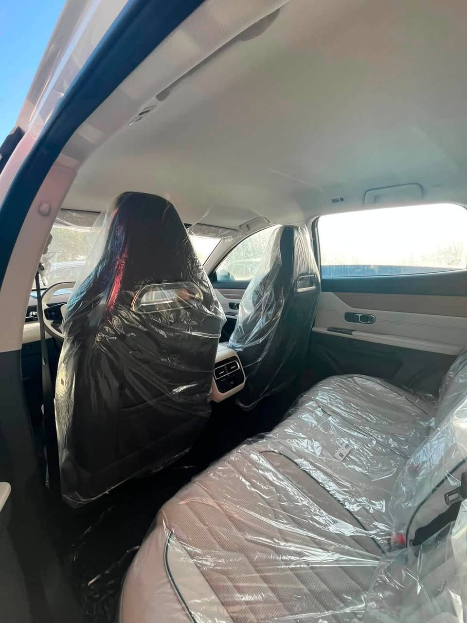 🚘✨ وصلت الآن إلى معرض دار السلام لتجارة السيارات ✨🚘

سوئيست S06 كومفورت موديل 2026 🤍🔥

✅ محرك 1.5 تيربو
✅ ناقل حركة أوتوماتيك DCT
✅ شاشة كبيرة مع Apple CarPlay وAndroid Auto
✅ سقف بانوراما
✅ بصمة تشغيل ودخول ذكي
✅ كاميرا خلفية وحساسات
✅ تصميم عصري ومواصفات مميزة تمنحك تجربة قيادة ممتعة.

📍 متوفرة الآن في معرض دار السلام لتجارة السيارات
📍 معارض البياع – مدخل الشارع المميز

📞 للاستفسار:
***********
***********

دار السلام… ثقتكم هي نجاحنا.

