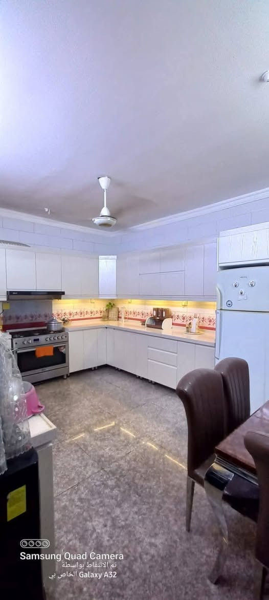 للبيع ١٠٠ متر واجهه ٥متر نزال ٢٠ متر
صالة ومطبخ وكراج وصحيات مابي غرفة ارضية الطابق الثاني غرفتين وصحيات بناء ٢٠١٦
السيدية مربع ام القطن 
٣١٠ مليون قابل للتفاوض
للإستفسار احمد ***********
