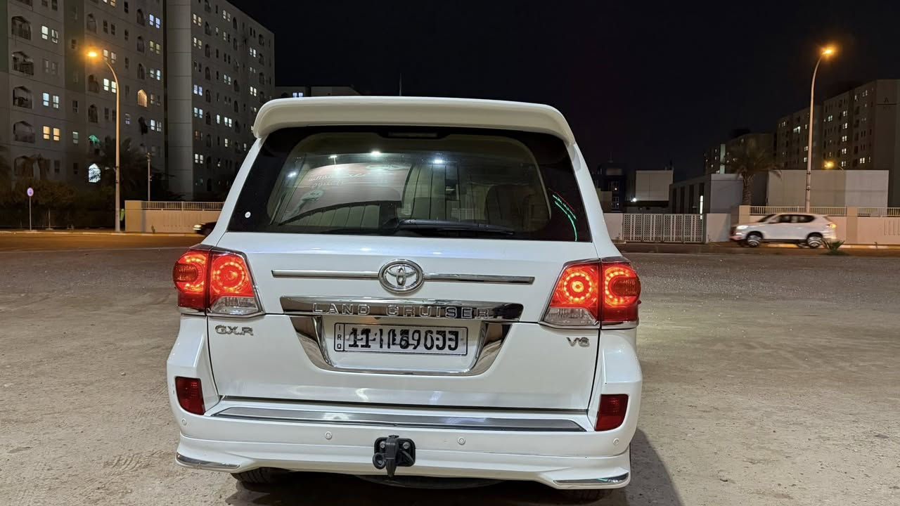 لاندكروز GXR موديل 2014
السلام عليكم لاندكروز GXR شركة SAS
موديل 2014 
معدل المشي 127
 مكفوله من الصبغ 
رقم بغداد 
السياره جديده مثل ما واضحه بالصور
عنوان السياره بغداد 
***********
