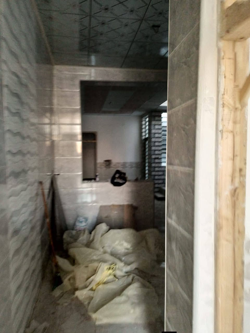 ياالله 

يوجد لدينا بيت للبيع حي ميسان قطاع 32شارع 12متر مساحه 100متر يحتوي على غرفه وصاله واستقبال ومطبخ وصحيات صب كونكريت ارضيه بورسلين جدران سيراميك سقوف سي إن سي سحبات ملكيه فخمه السعر المطلوب خاص 

للاستفسار والمعلومات الاتصال بنا ع الارقام التاليه 

***********

***********

***********

او مراجعه مكتب ألروان للوساطه العقاريه والمقاولات العامه 

عنوان المكتب حي ميسان ع الشريط قرب صيدليه الشراع مقابل الاستداره مباشر 

عندك بيت عرصه للبيع راسلنه وات ساب وتدلل 

مستعدون لشراء الدور والعرصات حي ميسان فقط
