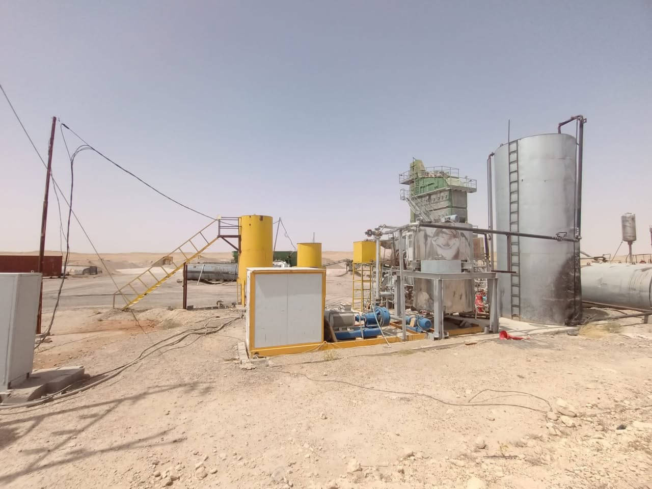 معمل أسفلت للبيع!
مواصفاته :

معمل اسفلت ماريني ايطالي مع معداته 

المعدات : 

فارشة فوگل تفرش 8,5 موديل 2007 + شفلات عدد 2 حجم 95 نوع الشفلات لبهير و كاوسكي + حادلة ستيلية موديل حديث + مطاطية + تريله لودر + منضومة بوليمر + كسارة حجم كبير + 4 مولدات + خزانات زفت عدد 3 + تانكي خليط عدد 3 + تانكي 110 الف گاز + حاوية خزن + كرفانات عدد 3 

الموقع 

الأنبار - الرمادي 

للأستفسار عن باقي التفاصيل الأتصال على الرقم التالي : 

***********
