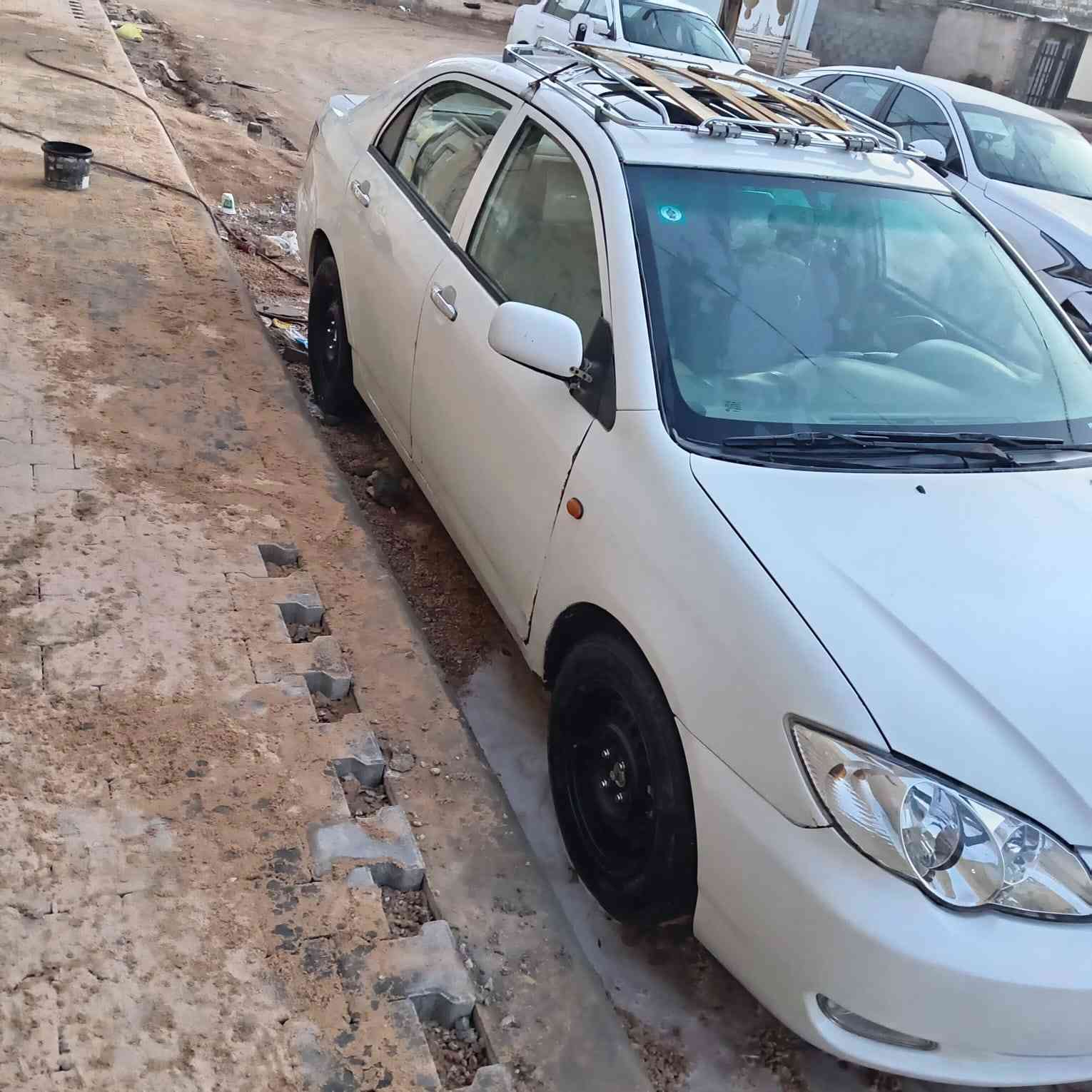 السلام عليكم سياره للبيع موديل 11 
 بي واي دي اف 3 رقم انجليزي سياره خير من الله تخم تاير مكينه لانسر  مسيبوشي السعر ٤٠ بيهه مجال حك الجيه عنوان النجف رقم تلفون ***********
