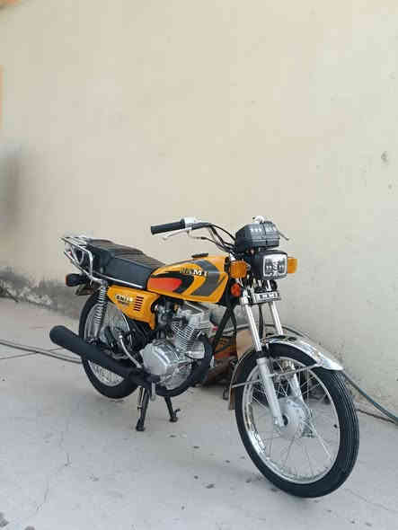 دراجه نامه شلامجه 2023 طالعه  بشهر 11/ اوراق اصولي 5 اوراق دراجة خير من الله والنظافة بعد احلى من الصور المكان: بابل سدة الهنديه ناحية المهناويه. 🔹السعر: 1200 وبيها مجال بسيط. 

الرقم: ***********
