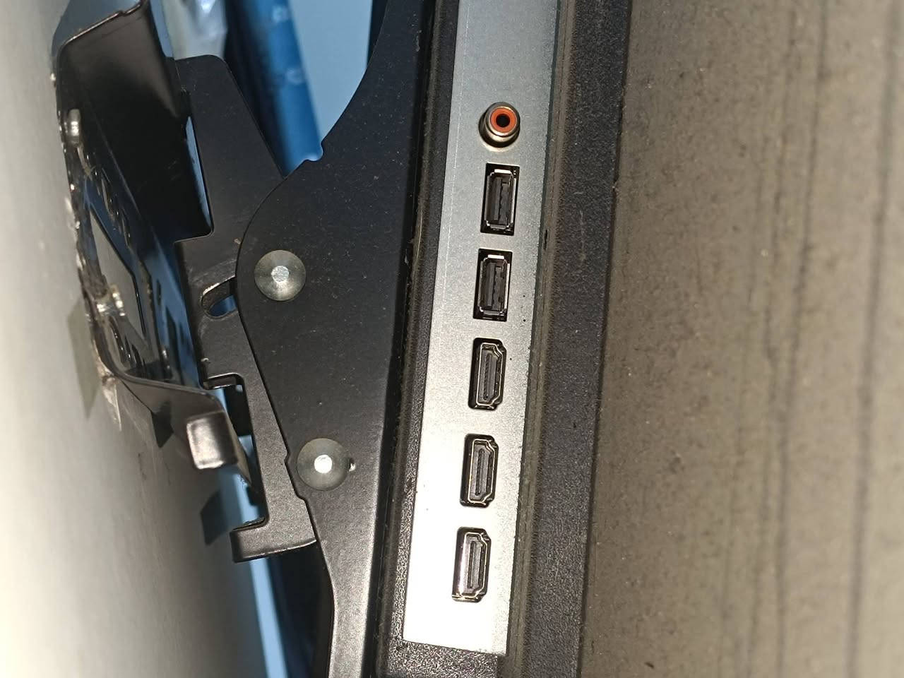 شاشه شانون حجم 42 السعر 225
***********
