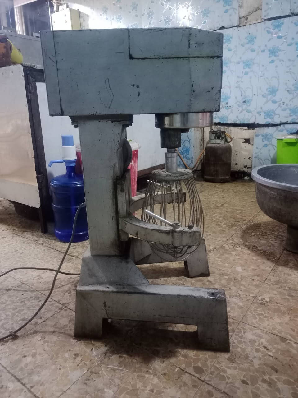 سلام عليكم 
خلاط لبيع 40 التر جاهز على فحص  بلادي 
طاسه مابي وياه بس شبجه السعر 200
مكانه النجف ***********
