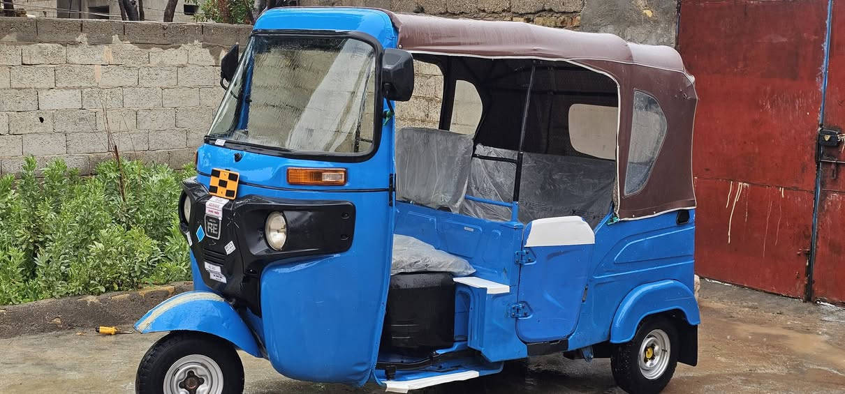 السلام عليكم  تكتك رقم وسنويه 22شهر 7
مكينه مكفوله مبدل بيها بس زنجيل 
والكشر بيها بارد يم البك لايت 
وبل لقد شويه 3 اصابع 
تكتك جاهزه ما تذب عليها ربع 
تراي زيرو 
تواير جبلي اصلي 
كهربائيات كله شغال 
السعر7800
المكان ناصريه قضاء الرفاعي 
ابو واثق
***********
***********
