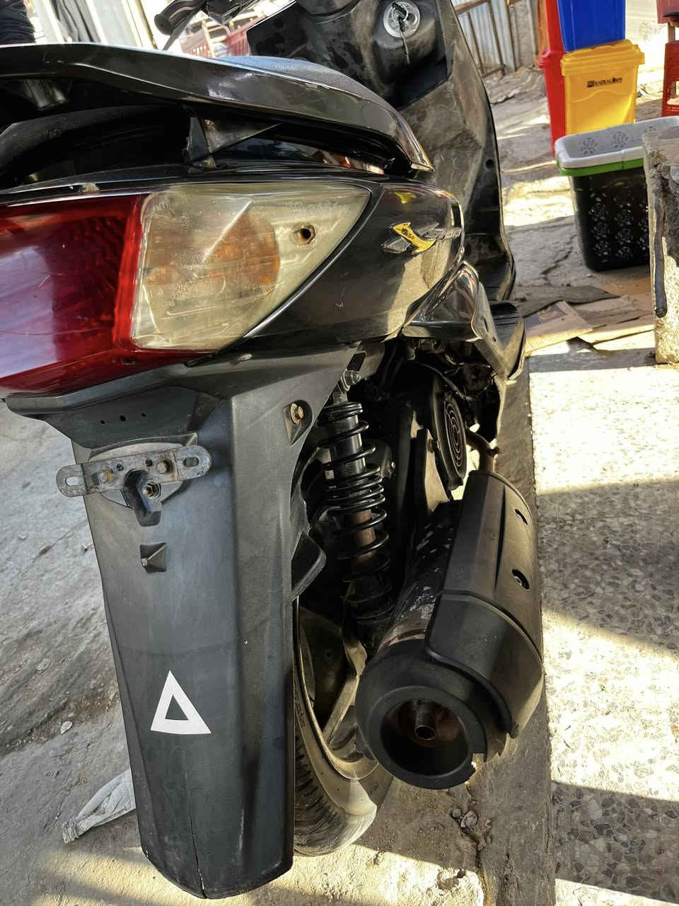 السلام عليكم سكنس فحل قبق نفخ ياباني مكينه ناعمه خير من الله كل شغال اي نقص مابيه الدراجه وبالعافيه عل ياخذهه 
العنوان بغداد الشعب 
السعر 775 وبيه مجال
رقم الهاتف ***********
