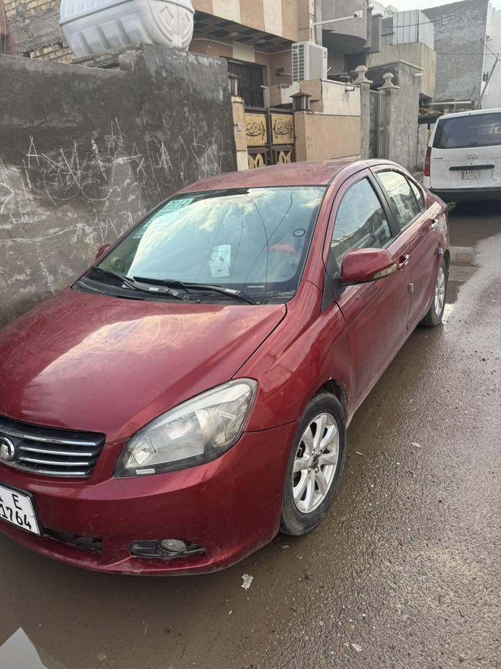 السلام عليكم  فولكس 2012 سياره نضيفه بمعنه الكلمه خير منن الله بس يرادلهة قليج مال كير تشتغل السياره وخير منن الله كامله منن ڪُݪشي السعر 45وبيهة مجال حك الجيه المكان الشعب حي البساتين ***********
