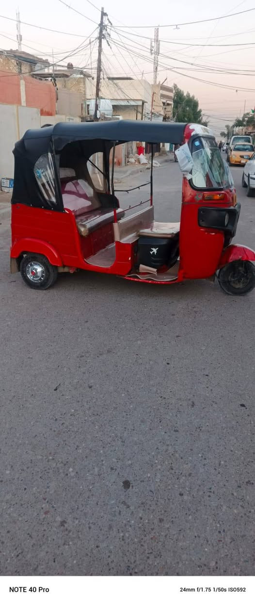 سلام عليكم تكتك 17 اوراق المصطفى 
مكينه ناعمه خياسات معمره وكامله كهربايات شغاله
مابيه اي نقص المكان سبع قصور 3300 وبيه مجال 
***********
