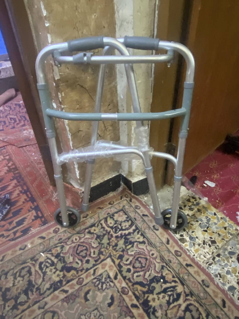 السلام عليكم هاي المشاية  اشتريتهه  لابني قبل سبوع وطلعت جبيرة علي ومستعملهه بجيسهه عمرة ٨ سنوات الله شاهد ب٤٥ سعرهه ابيعهه ب٤٠ لان اريد اشتريله وحده ازغر


**إذا كنت صاحب هذا الإعلان وتريد حذفه لأي سبب، رجاءا أرسل رسالة إلى الدعم الفني**