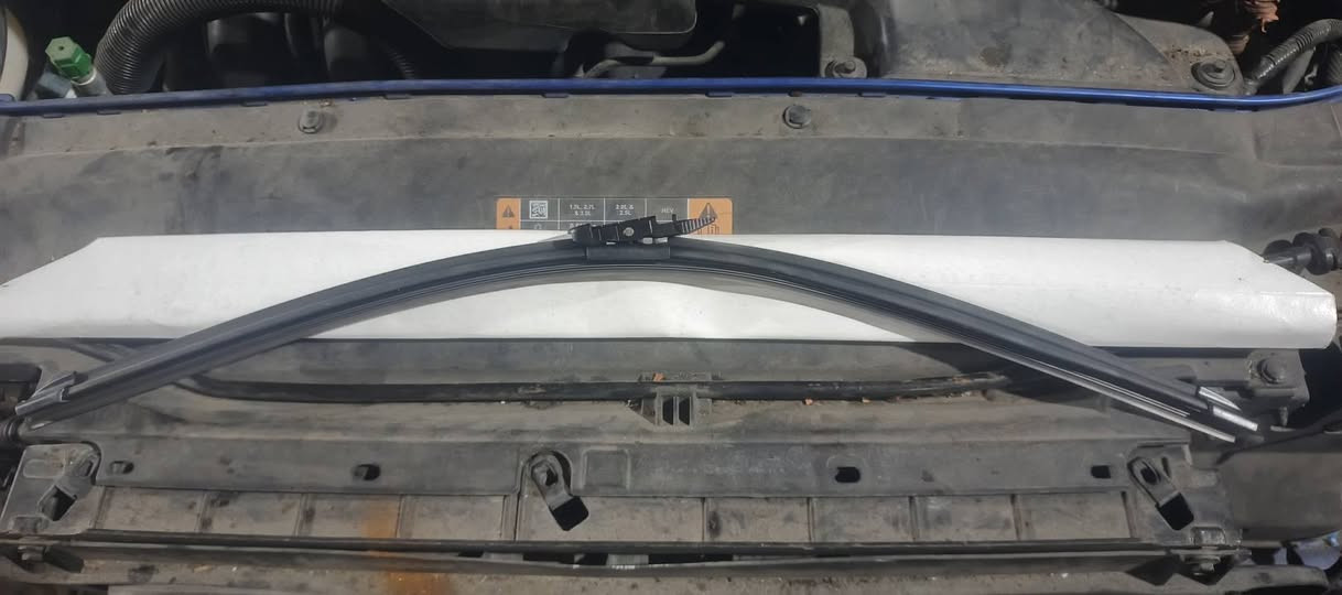 السلام عليكم ورحمة الله
ماسحات أماميه فورد اكسبلور 2020/2023 
جديد اصلي شركه غير مستعمل 
العنوان البصره صناعية حمدان
***********
