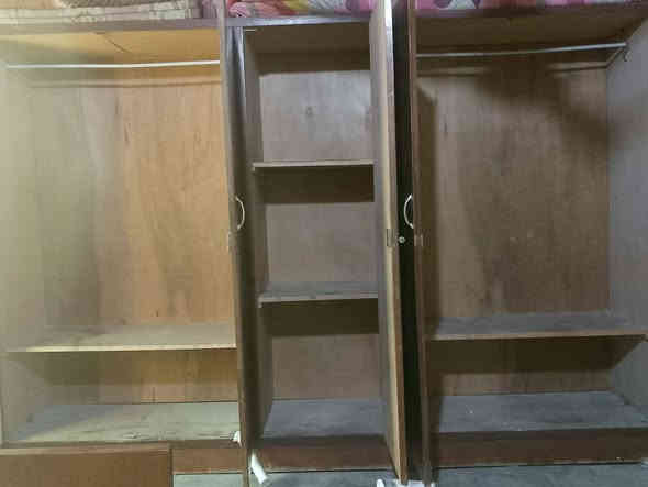 غرفه صاج نوع الثكيل ام الخمس بيبان ظهر جرجوبه براغي  السعر ٤٥٠ وبيعه مجال ***********
