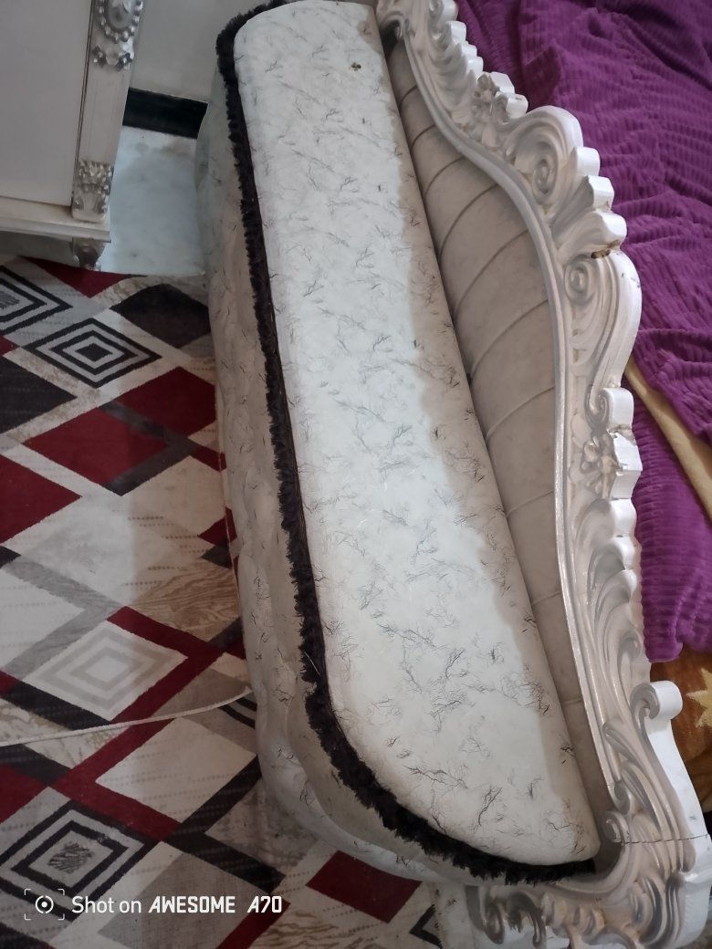 غرفة نوم صاج عراقي درجة اولى للبيع 
تتكون من 11 قطعة 
نضيفة جدا 
العنوان قضاء عفك 
***********
