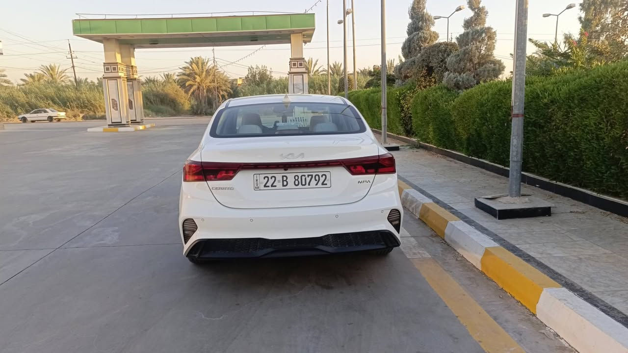 كيا سيراتو موديل 23 خليجي
رقم اربيل كفاله عامه السياره بأسمي شخصيآ 

عداد المسافه 57 

محرك 1600

فتحة سقف 

تحكم ستيرن جهتين 

مانع انزلاق 

حساس اطارات

اشاير بالمري وطي كهرباء المرايات

حساس خلفي 

كامره خلفيه 

شاشه كبيره

تبريد قطعتين

ثلاث انظمة قياده درايف مود

لد نهاري وكشافات بالدعاميه 

ويل گب +اطارات جديده 

دوشمه جديده كراسي مع ارضية السياره والصندوق

العنوان بغداد الدوره 

الرقم *********** بيه واتساب 

***********

السعر 172 وبيها مجال حك الجيه
