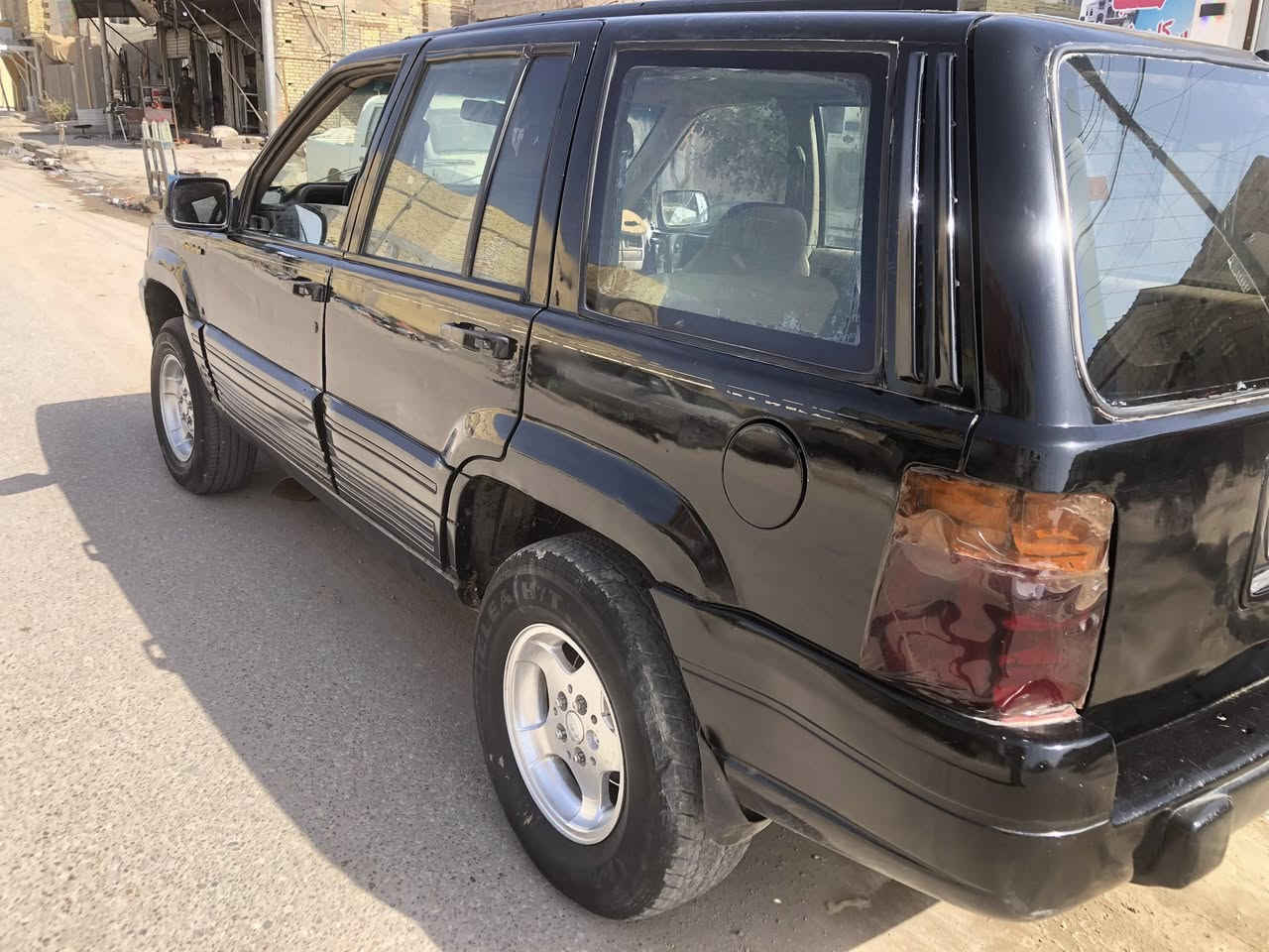 جيب شيروكي 1991 رقم ذي قار سياره جاهزه كير محرك ففتي كهربائيات مكفول من عيب شرعي لاضربه لاخياس 
مكان السيارة ناصريه مركز 
السعر 38 
***********
