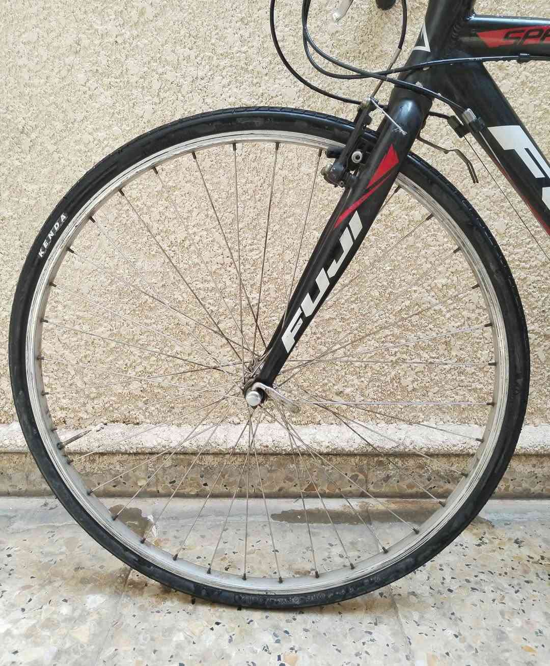 بايك c700
ماركه فوجي FUJI
صناعه ياباني 🇯🇵
معدن فول المنيوم
تبديلات الكير 3* 8
حجم 28
قياس الفريم M
وياله كمبليون
بريكات تكيترو
تايرات كيندا 
فريم مضلع 
البايك كله مختم فوجي
السعر 160 الف وبي مجال
العنوان بغداد الكرادة
***********
