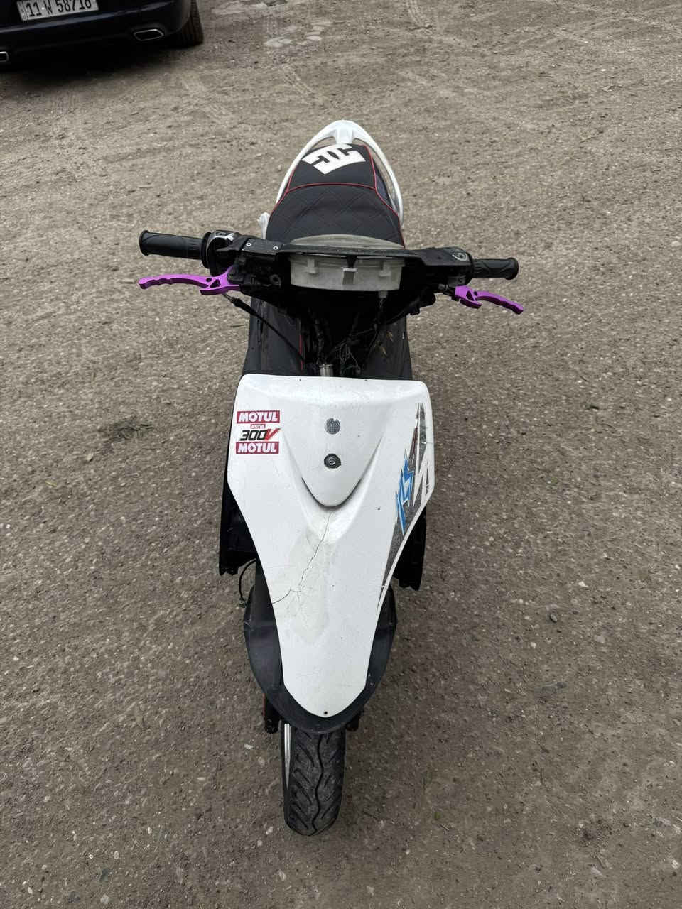 السلام عليـكم💕،
ماكس عدلة بـوشة 55 بلادي💙،
مكينة بـل جيـس💙،
ويالـة رياضـي💙،
الدراجـة مال لـعب وكفراتـه كاملـة💙،
لحية وترايش واشاير امامي وبكلايت وذيل كله كامل💙،
يـدات بريـك رياضـي💙،
شاصـي صبغ ميتاليـك ميوكـع💙،
صـدر جديد💙،
كهربائيـات كاملـة💙،
كـشن رياضـي💙،
نقصـها بس براغي السلف طاك💙،
السعـر 450 وبيها مجال💙،
رقم التواصل 
***********💙،
موجود واتساب وفيس💙.
