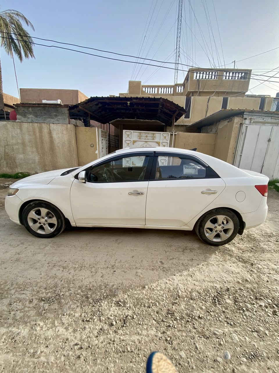 السلام عليكم ورحمة الله وبركاته
سيارة فورتي موديل ٢٠٠٩ 
رقم بغداد الدولي الجديد
السيارة باسمي 
السيارة مواصفات فول ١/١ 

فتحة سقف 

اشاير بالمري 

تدفئة كشنات 

تبريد تدفئة 

تبريدهة خير من الله 

السيارة مناقصة شي شغل واطلع 

بيهة قطع صبغ 

سونارهة موجود 

السعر ٩٠ ورقة وبيهة مجال بسيط حك العملة 

مكاني بغداد الراشدية 

***********
