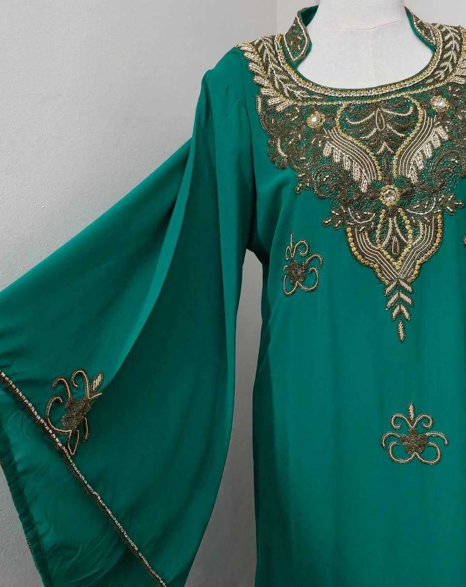 يابة ماعدنة غير القطع التوب
گلابية تول مبطن شك يدوي
شغل اصلي موعادي واللون
دمار جدٱ راقية روعة باللبس


**إذا كنت صاحب هذا الإعلان وتريد حذفه لأي سبب، رجاءا أرسل رسالة إلى الدعم الفني**