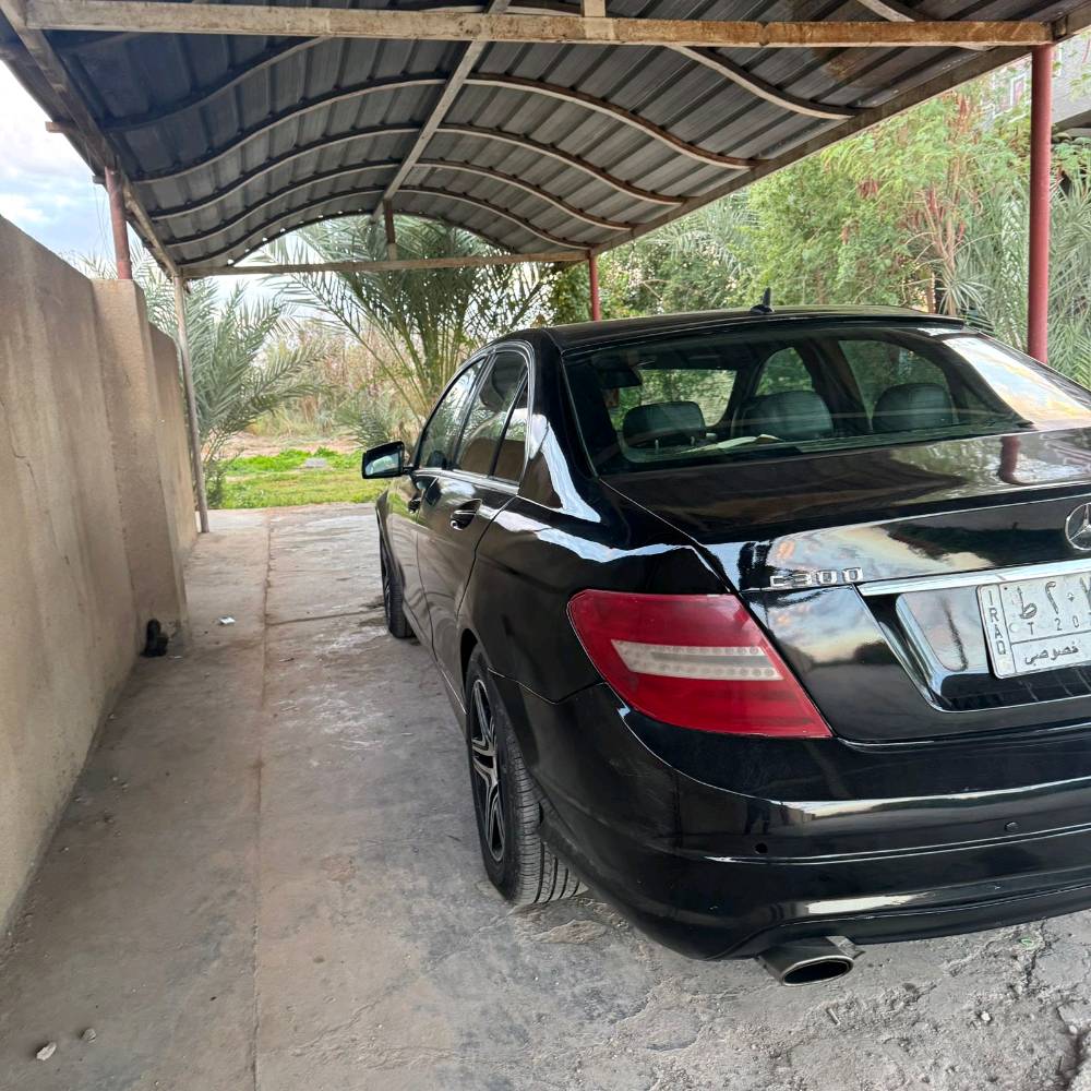 السلام عليكم
-مرسيدس C300 

-موديل 2008

-محرك V6 3600cc 

-رقم بغداد 

-وارد أمريكي مصبوغه عام جماليه 

السياره جاهزه من كلشي كفاله محرك وكير وحداديه 

بيها ضربة بالجاملغ عكس السايق والبنيد مبدلات ومصبوغات 

السيارة امانة الله مصروف عليها هواي فلوس وإدامة أول بأول يعني تاخذها وانت المرتاح 

مطلوب بيها 117$ وترهم مراوس هم حسب القناعه

تواصل: ***********
