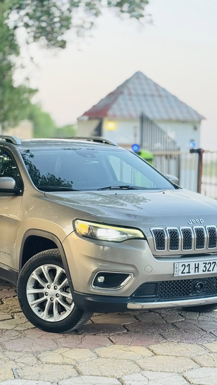 جيب بزون 2020 جدييده

مكينه 2400
رقم شمالي سليمانيه 
مواصفات لاتيود

حادث فقط بنيد قطعه وحده بدون دواخل 

صور الحادث مرفقه بالمنشور

بدون ايرباك ع بلاد الشركه

سياره جديده 

جاهزه من كلشي

السعر 157 وبيها مجال

مكاني البصرة / القرنة

***********
