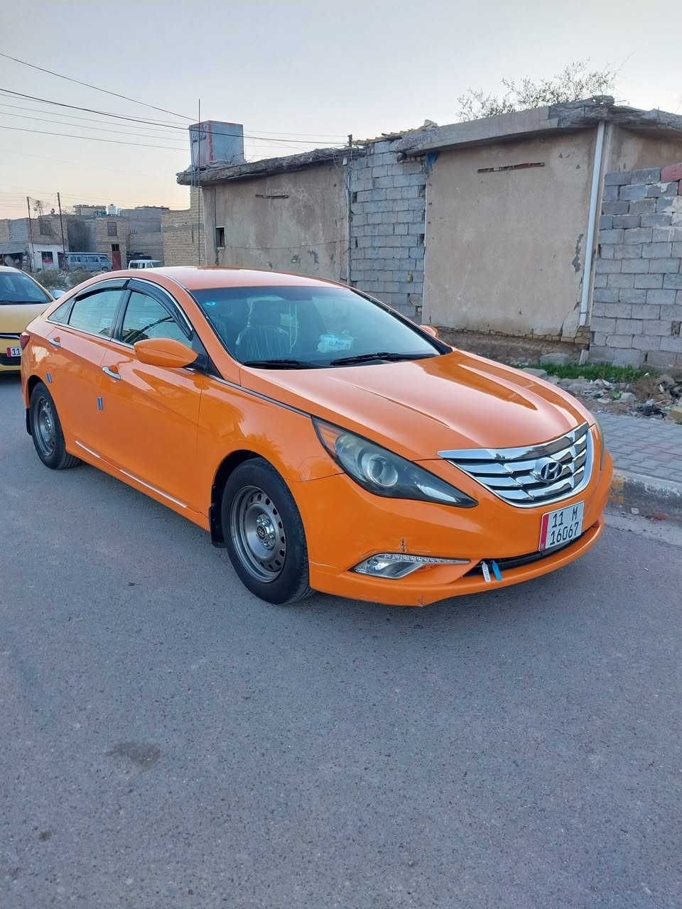 للبيع سوناتا موديل 2012 سياره فول لمتت بصمه بصمه ابواب كشن جلد كهربائي بها تبديل قطعه واحده بس السائق الباب محرك جي تي اي 2400 لا تنقيص ولا تبخير ماشيه 35 سياره جاهزه ما بيها كل نقص اترايك وين ما يعجبك رقم بغداد باسمي مصفر السياره تحويل جديد مكان بغداد الحسينيه السعر 90 وبيها مجال حق الجيه الاتصال على هذا الرقم***********
