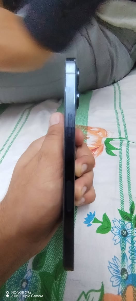 السلام عليكم ايفون 12 برو ماكس 5G ذاكره 256 جهاز فقط مبدل بطاريه اصليه جهاز نضيف جدا شواصي وظهر وكلاس سعر 450 مكاني بغداد ورجاء المو شراي لايتصل ***********
