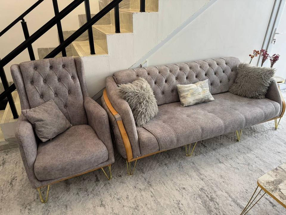 طخم قنفات تركي 10 مقاعد للبيع
ثنين كبير 
واحد وسط 
و كراسي عدد 2 

بيها قطعتين مكسورات الظهر مالتها يحتاج تصليح 
السعر قيم و اخذ بما يرضي ضميرك 
***********
