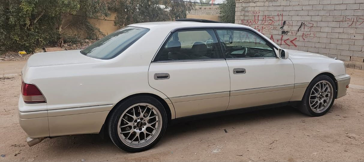 اللهم صل على محمد وال محمد 
السلام عليكم راس الثور موديل 2001  مكفولة من الكصه والعيب الشرعي والضربه القويه مكينه وكير وحداديه وتخم تاير وتبريد وي السويج السياره جاهزه مابيها نقص ماعدا الدشبول عندابوالتغليف ضفيره جديده من الدعاميه لدعاميه ويلها الاصلي موجود السياره بدون كمرك العنوان كربلاء قرب عمود 1192 طريق النجف 
*********** السعر على رقم الهاتف
