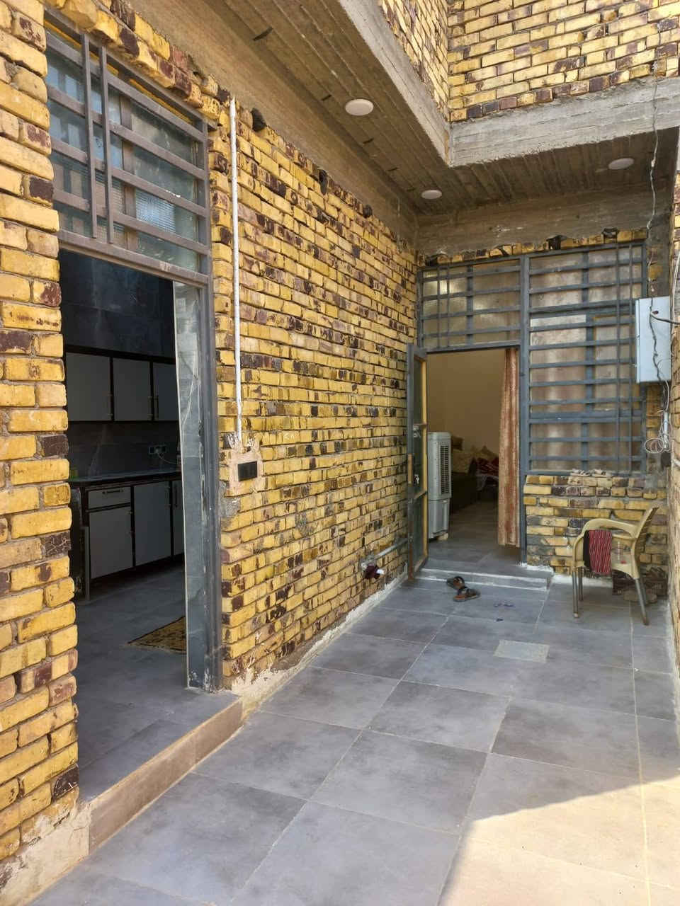 السلام عليكم .....
مشتمل طابق واحد بناء ٢٠٢٥
المساحه ١٢٥ م 
يحتوي على غرفه و هول و مطبخ و استقبال و مجمع صحيات 
قريب جدا عن شارع ٨٠ 
بناء درجه اولى 
السعر / ١٢٠ او بي مجال للشراي 
العنوان / حي العسكري 
للاستفسار مكتب الأمين للعقار 
***********
