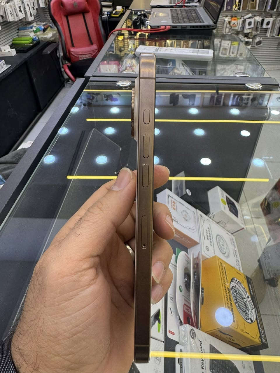 سلام عليكم   16 برو ماكس ABM مستعمل بطاريه 100 عدد دورات 89
نظيف كلش 
***********
