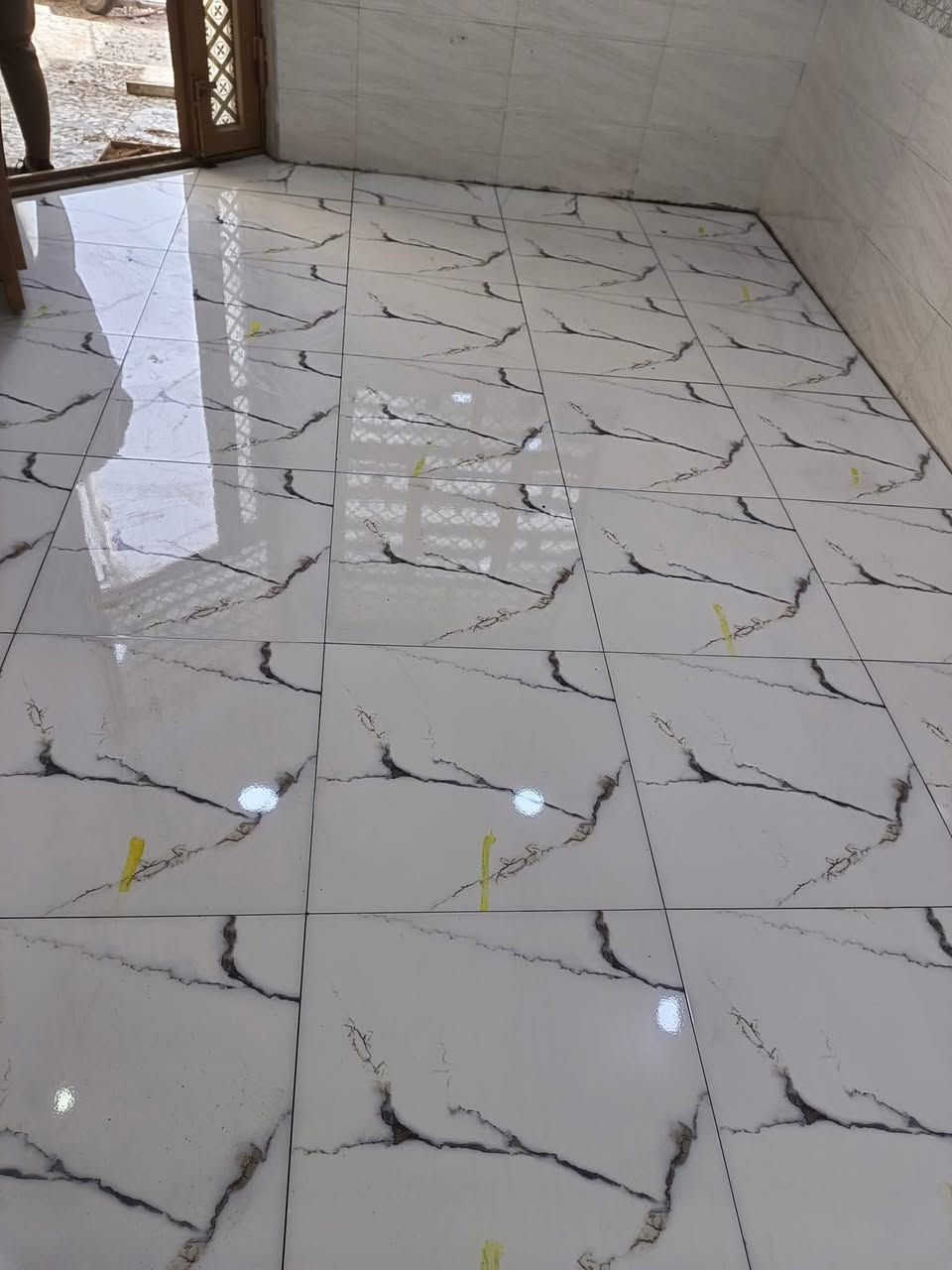 خلفه سراميك جداري ارضي متفرغ حاليا ***********
